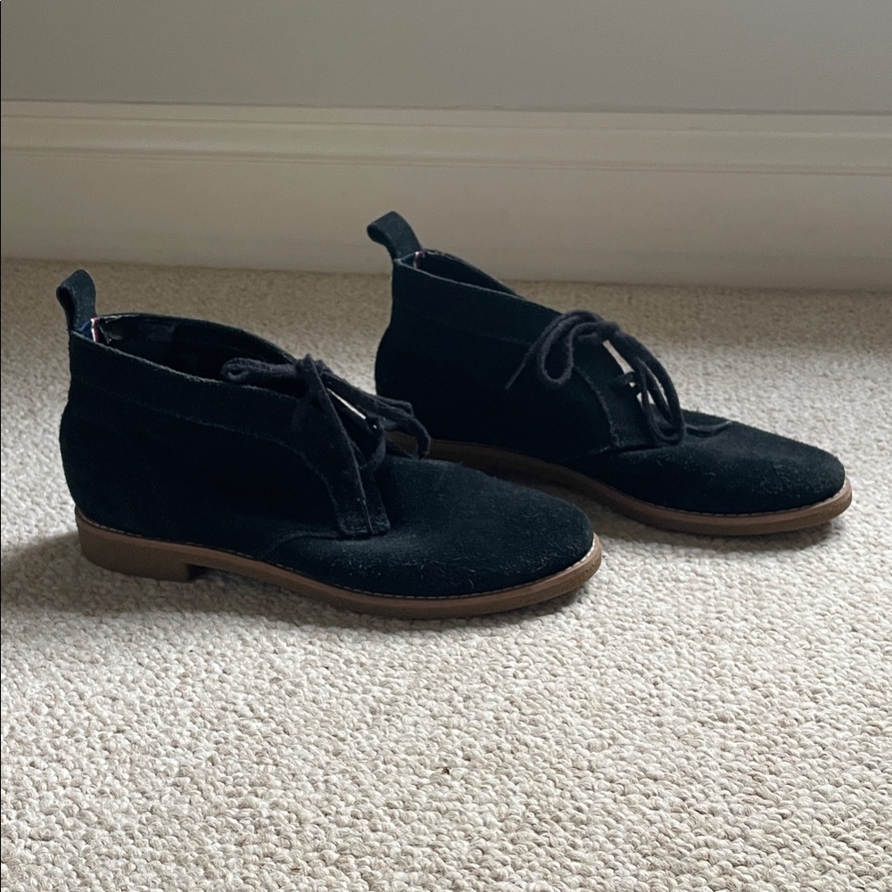 Tommy Hilfiger Black Chukka Boots for Women Great Condition